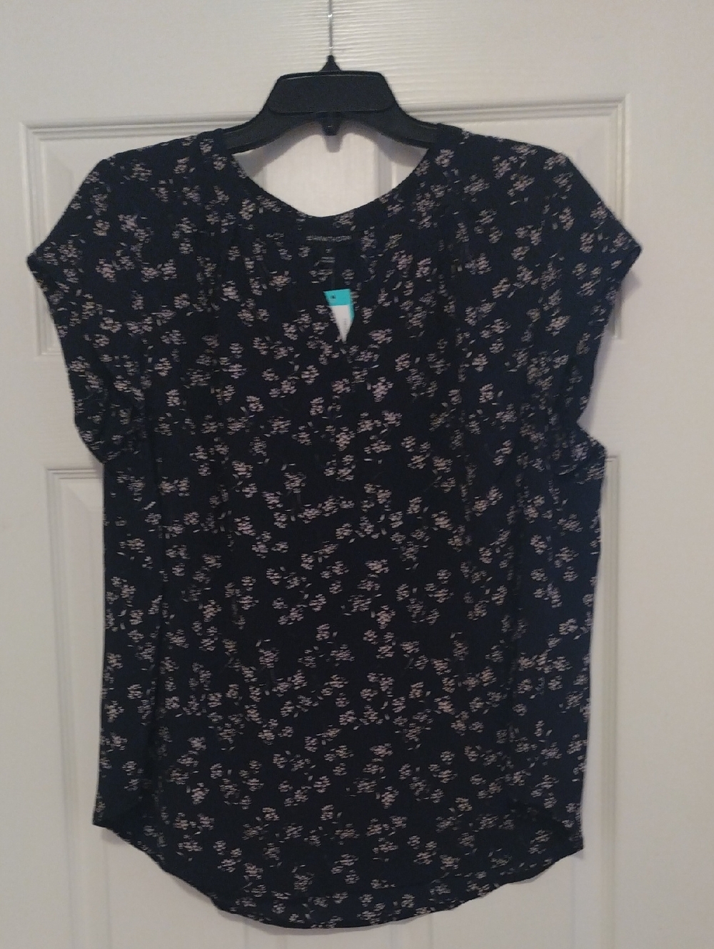 NWT Stitchfix/41 Hawthorn Dark Navy Floral Cap-Sleeve Split-Neck Blouse
